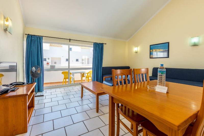 One-Bedroom Apartment image 2