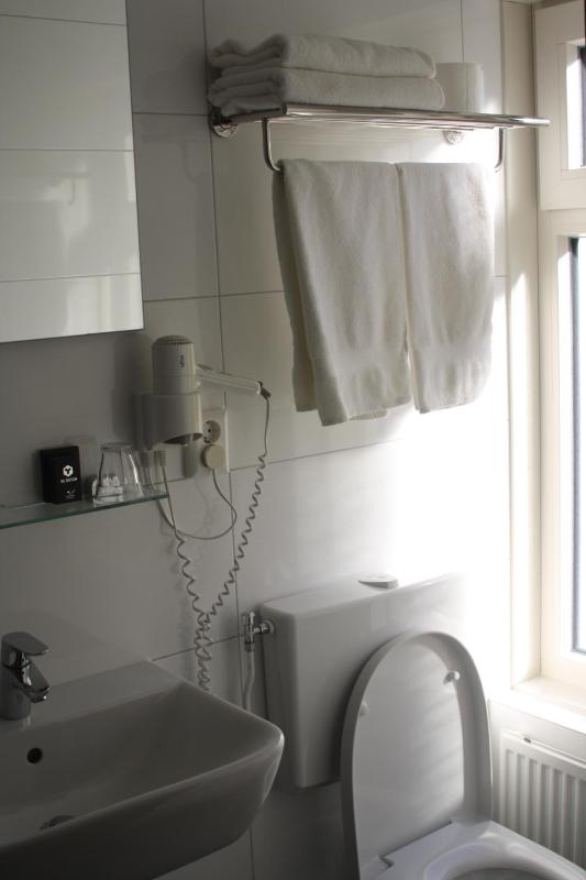 Standard Double Room image 2