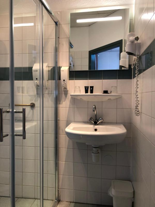 Double Room with Sea View - Ground Floor image 3