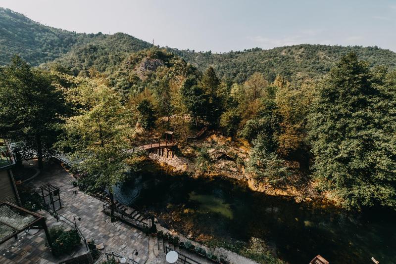Superior Double Room with River View and balcony image 4