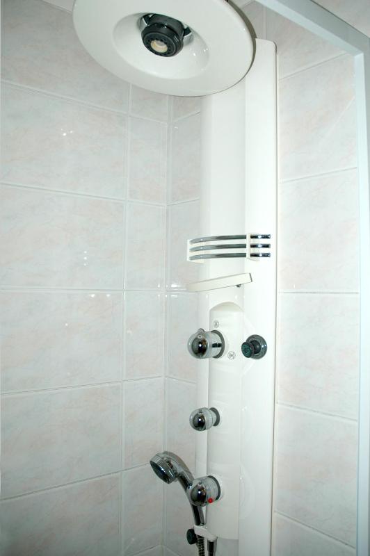 Twin Room image 2
