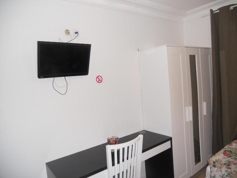 Standard Triple Room image 2