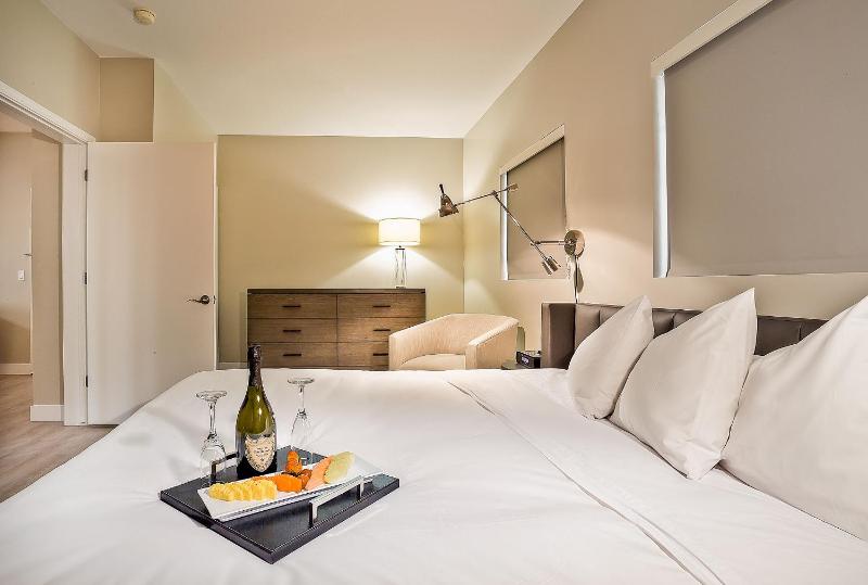 Villa with One King Bed image 3