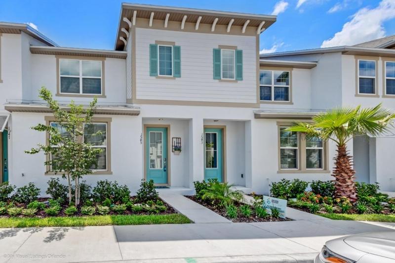 Four-Bedroom Townhouse image 1