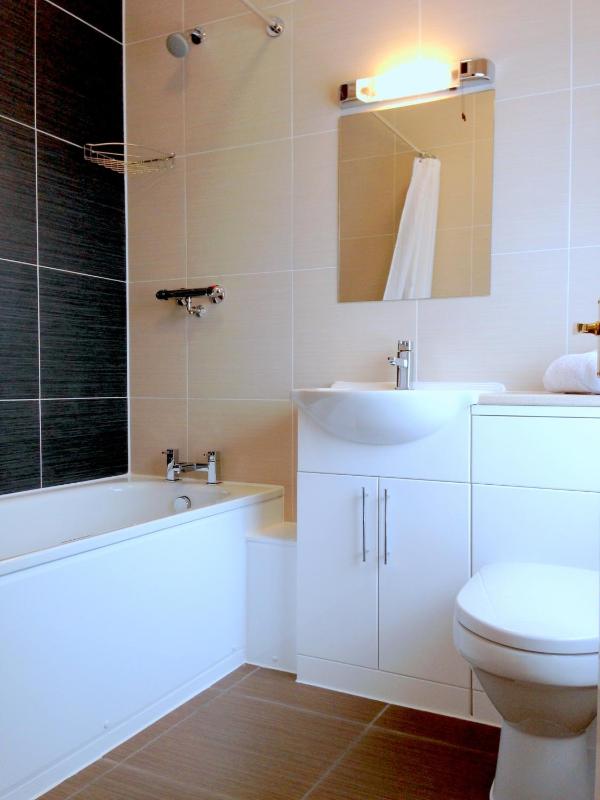 Twin Room image 2