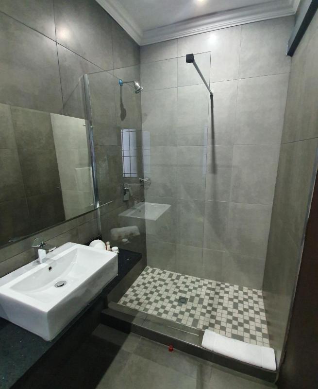 La Orchard Hotel - image 4