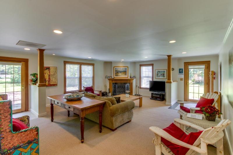 Two Bedroom House image 3