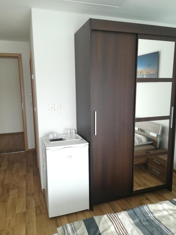 Double Room image 3