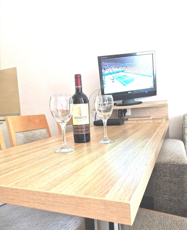 One-Bedroom Apartment image 1