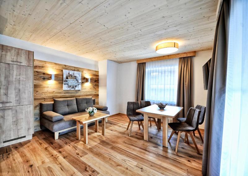 One-Bedroom Apartment image 4