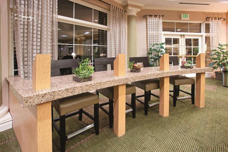 La Quinta Inn & Suites by Wyndham Colorado Springs South AP - image 31
