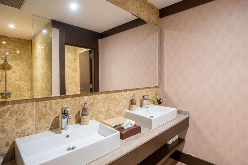 Double Suite - Non-Smoking image 2