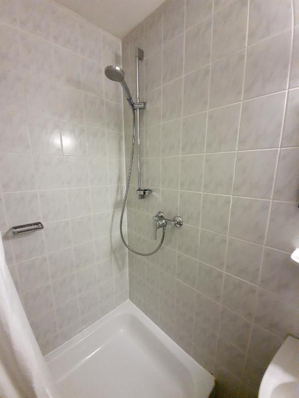 Single Room image 4