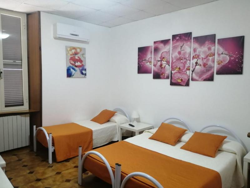 Standard Double Room image 4