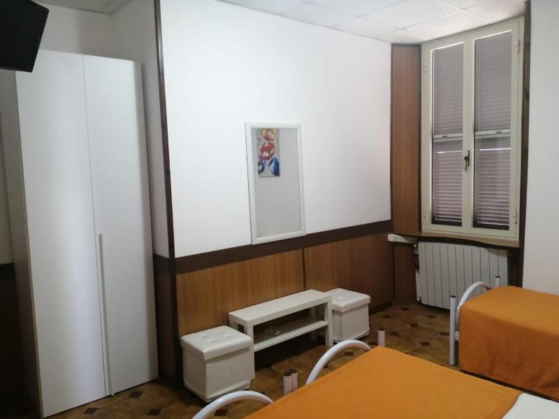 Standard Double Room image 3