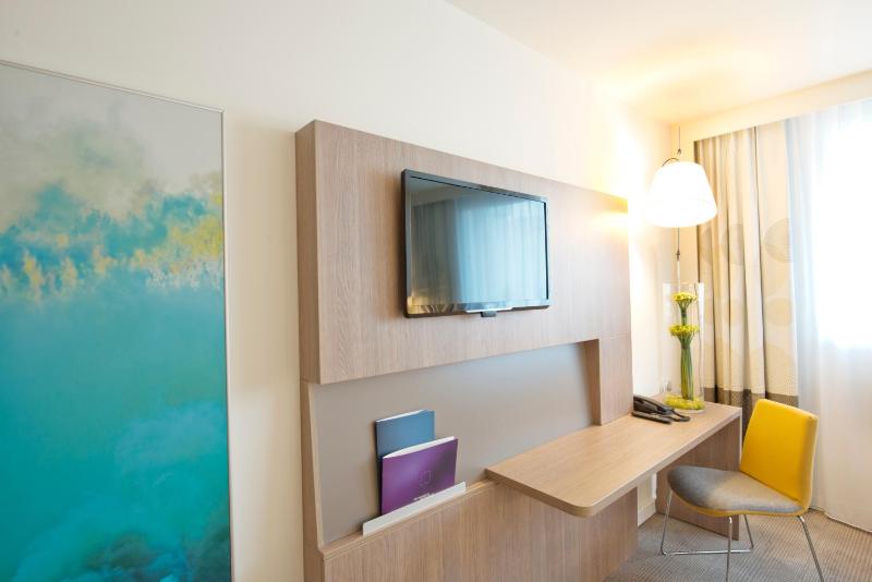 Superior Twin Room image 3
