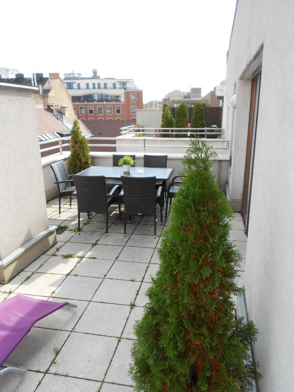 3-Bedroom Penthouse Apartment with Rooftop Terrace (6 Adults) image 2