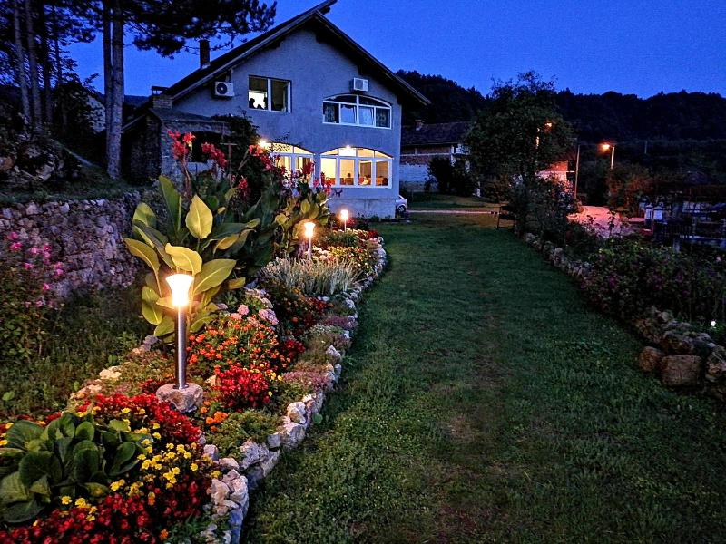 Studio Apartment image 3