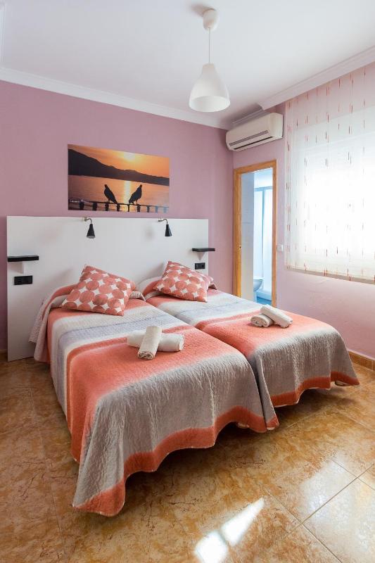 Standard Twin Room image 2