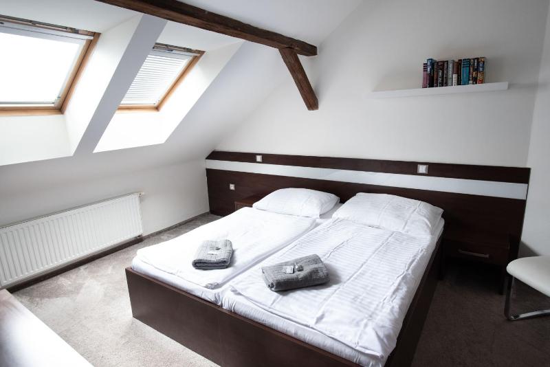 Double or Twin Room image 3
