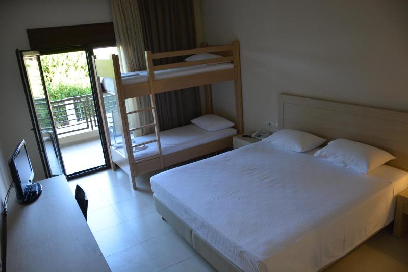 Quadruple Room image 1
