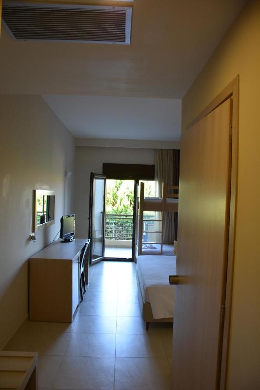 Quadruple Room image 4