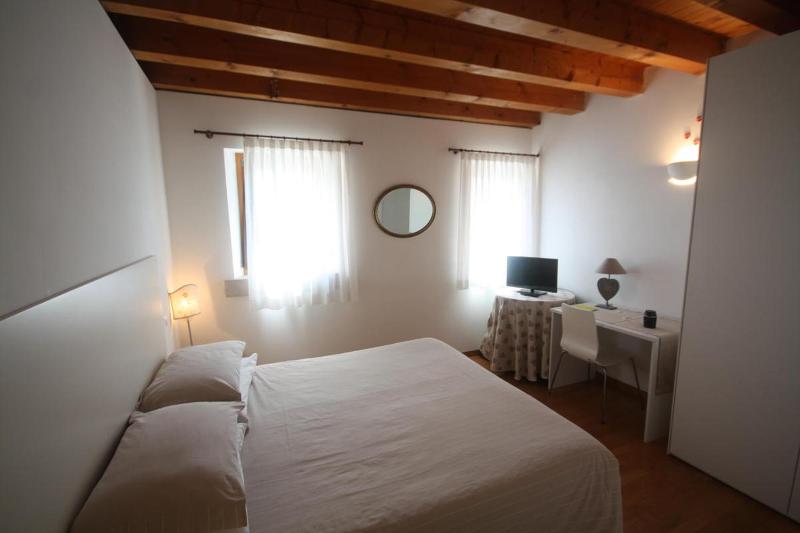 Double Room image 2