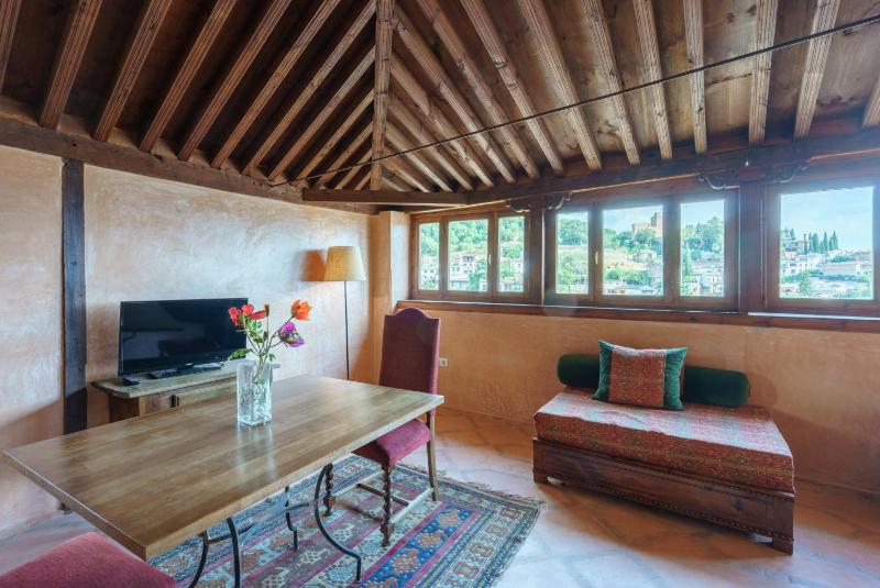 Superior One-Bedroom Apartment image 3