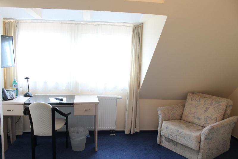 Single Room image 2