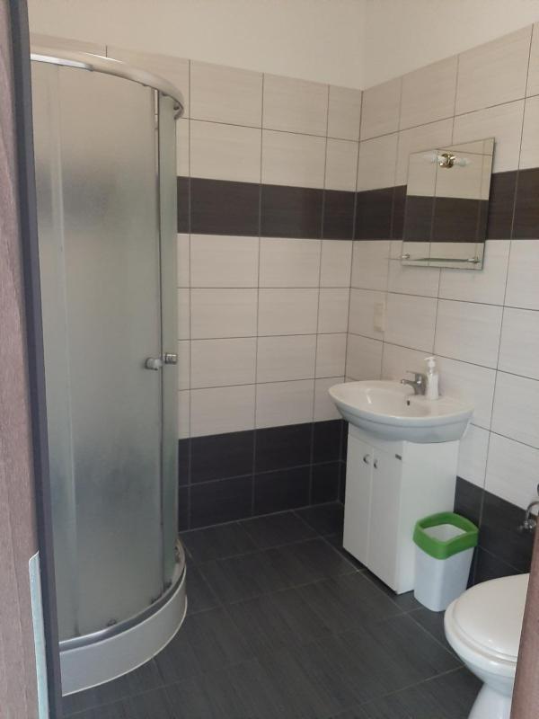 Large Single Room image 1