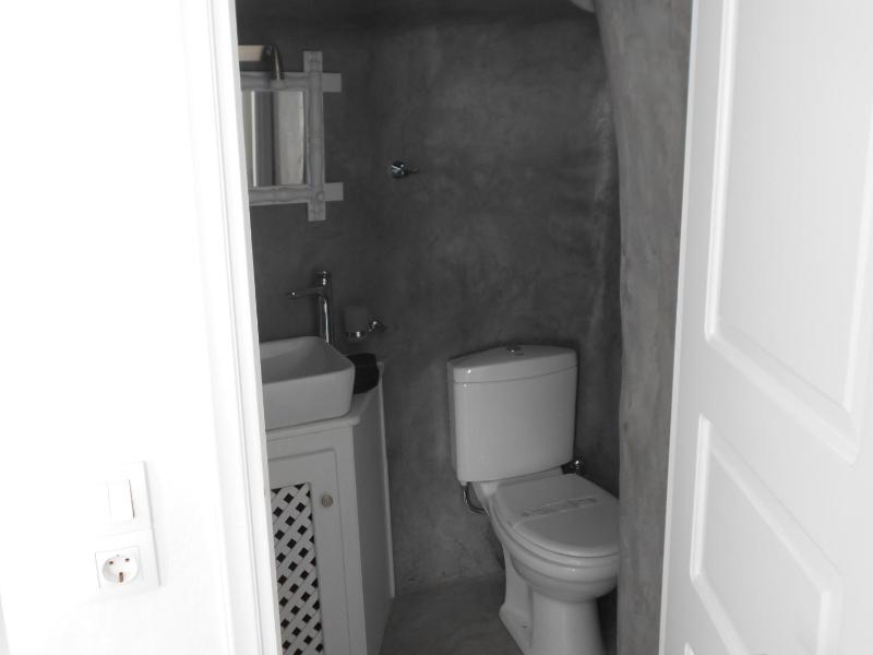 Double Room with Hot Tub and Caldera View image 4