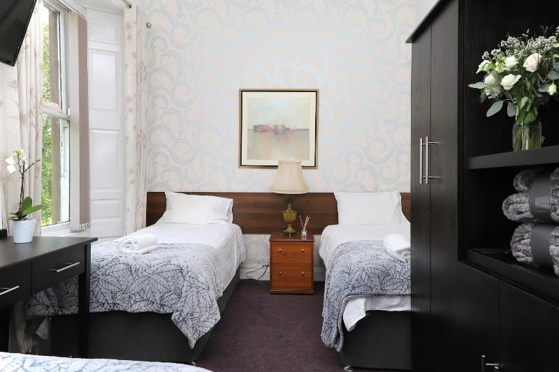 Triple Room image 4