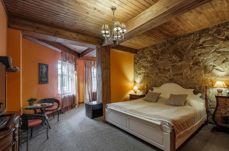 Deluxe Double Room image 2