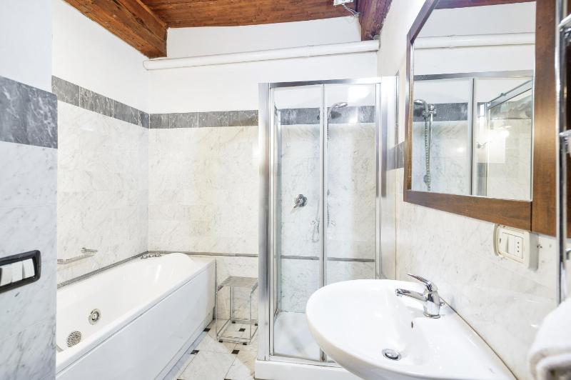 Apartment image 3