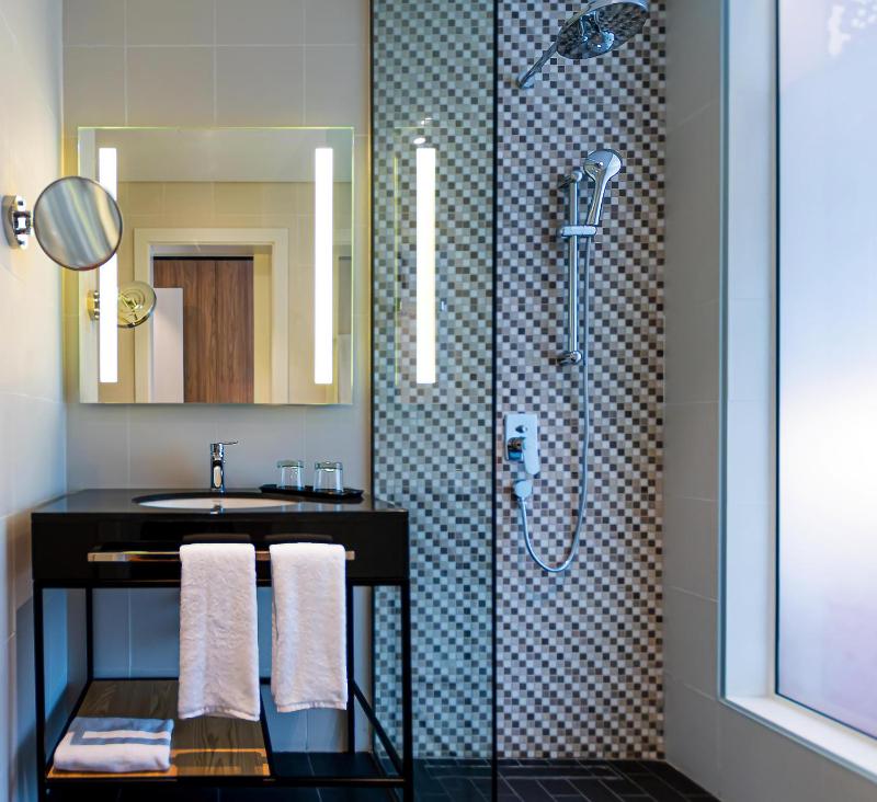 Superior Twin Room (Includes 15% Off F&B and Shuttle Service to Festival City Mall) image 2