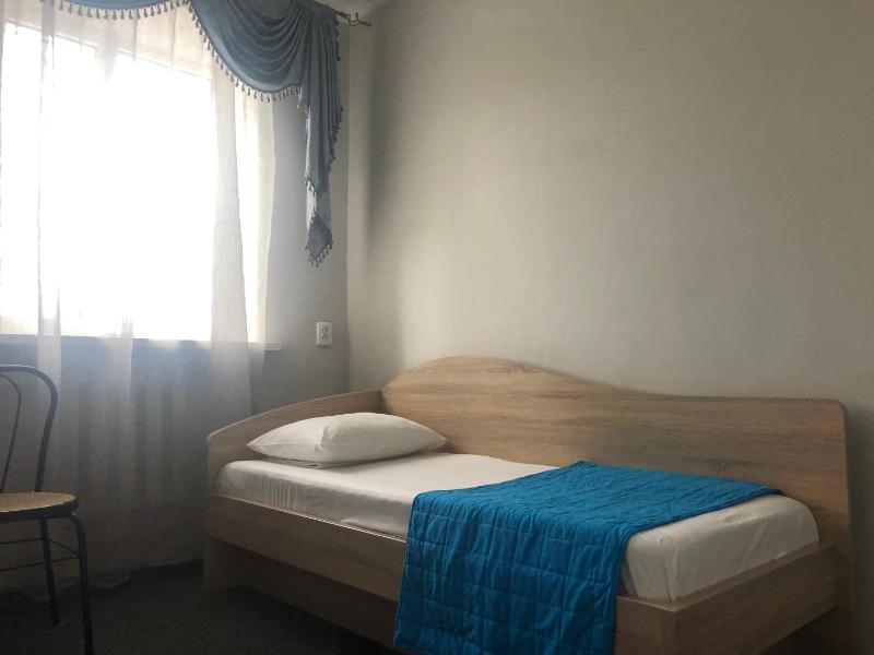 Economy Double Room image 4