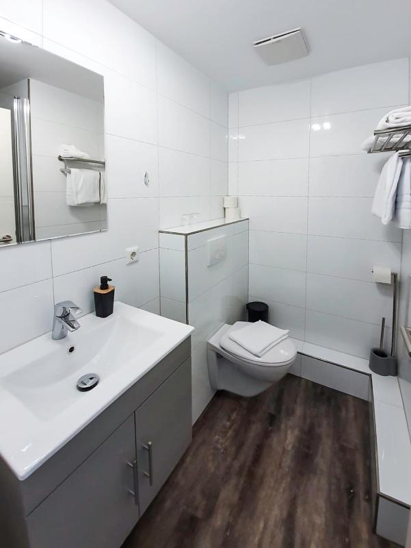 Budget Single Room image 3