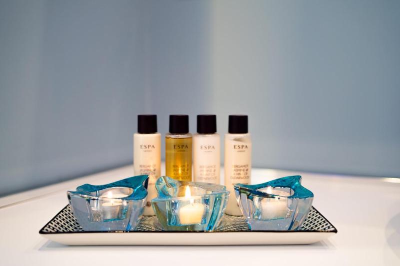 Deluxe Double Room image 2