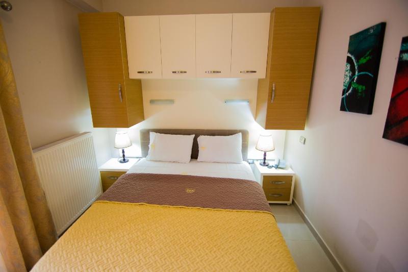 Classic Triple Room image 2