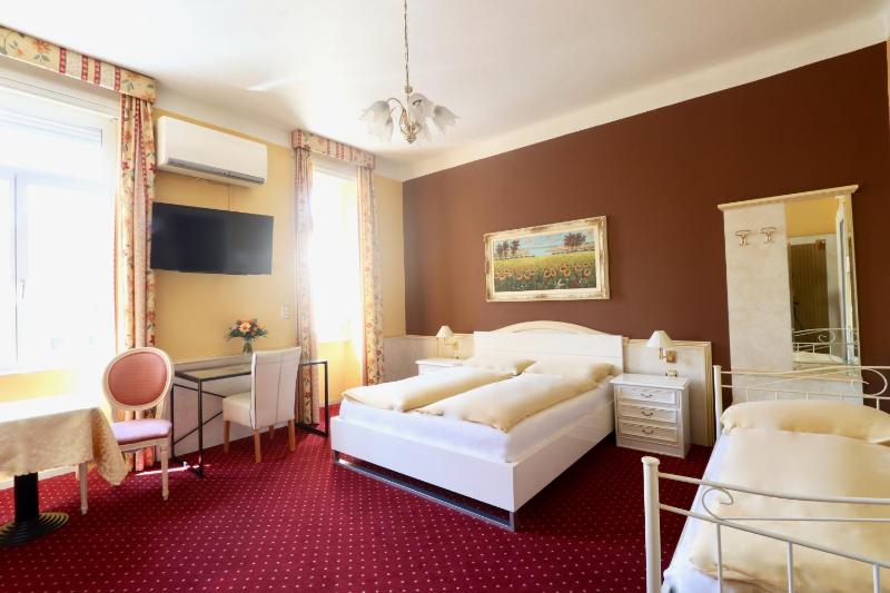 Superior Double Room image 4