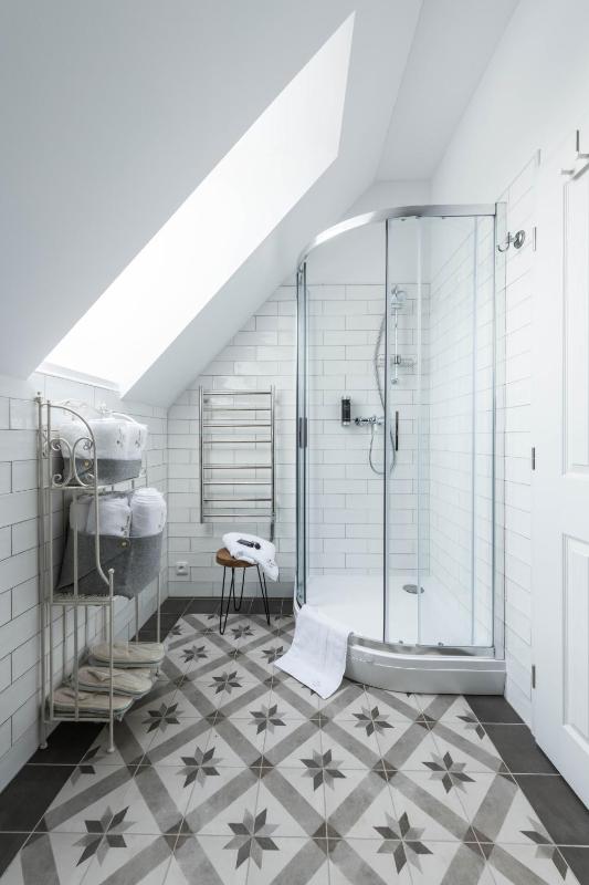 Deluxe Suite image 4