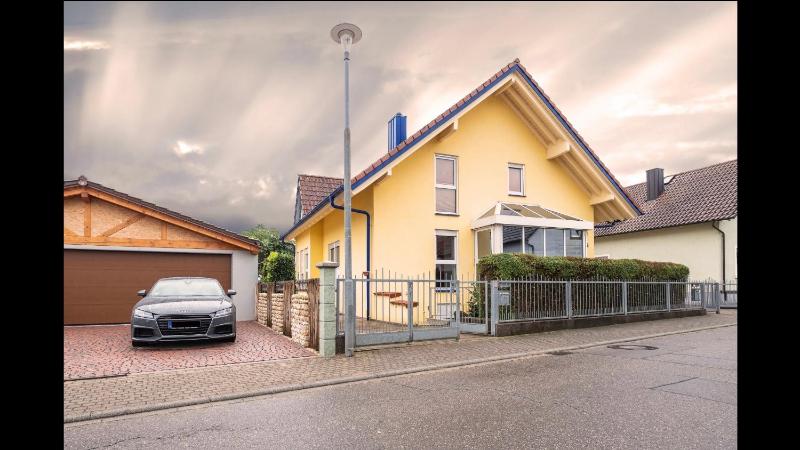 Awad’s Yellow Apartment Images