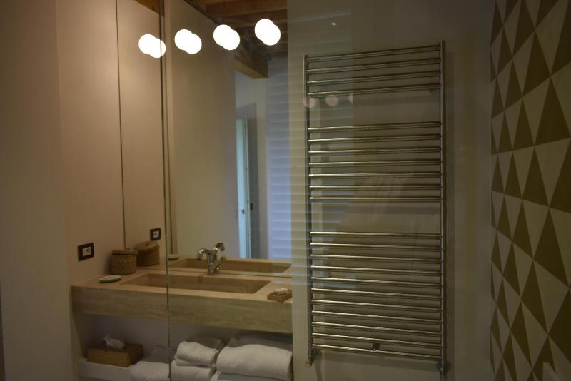 Double or Twin Room image 3