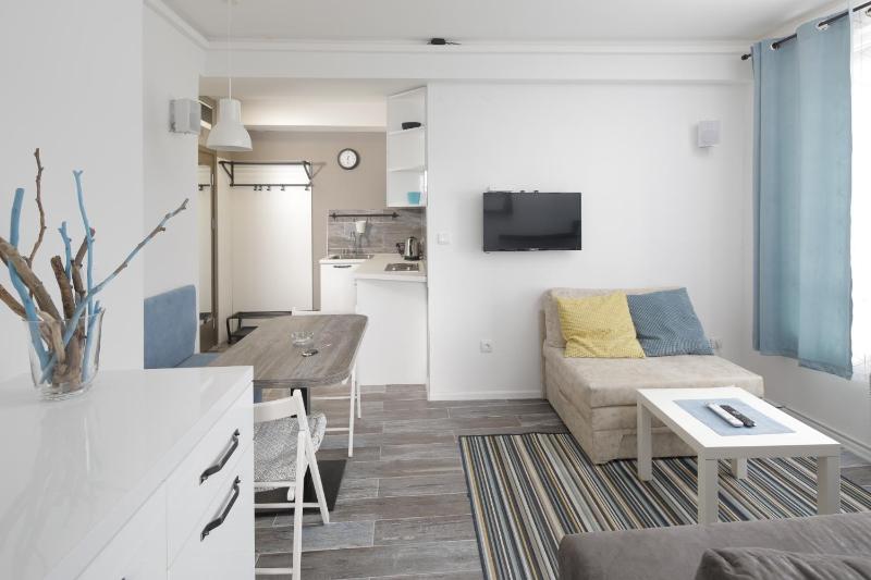 Apartment with Mountain View image 2