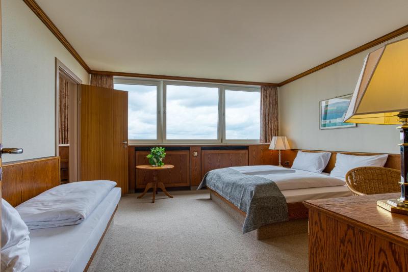 6-Bed Mixed Dormitory Room image 2
