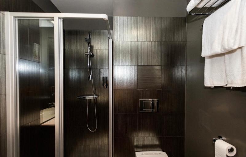 Charming Double Room image 2