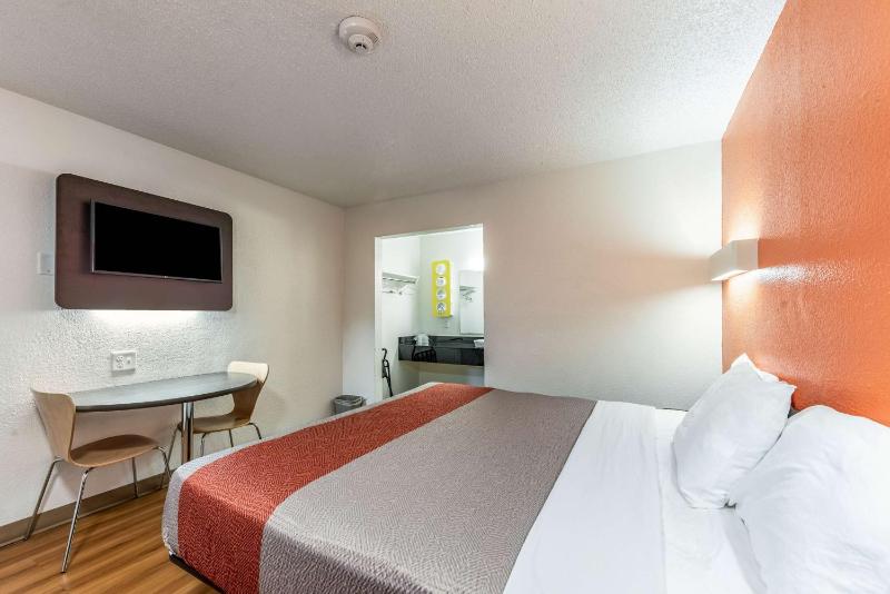 King Room - Disability Access image 4
