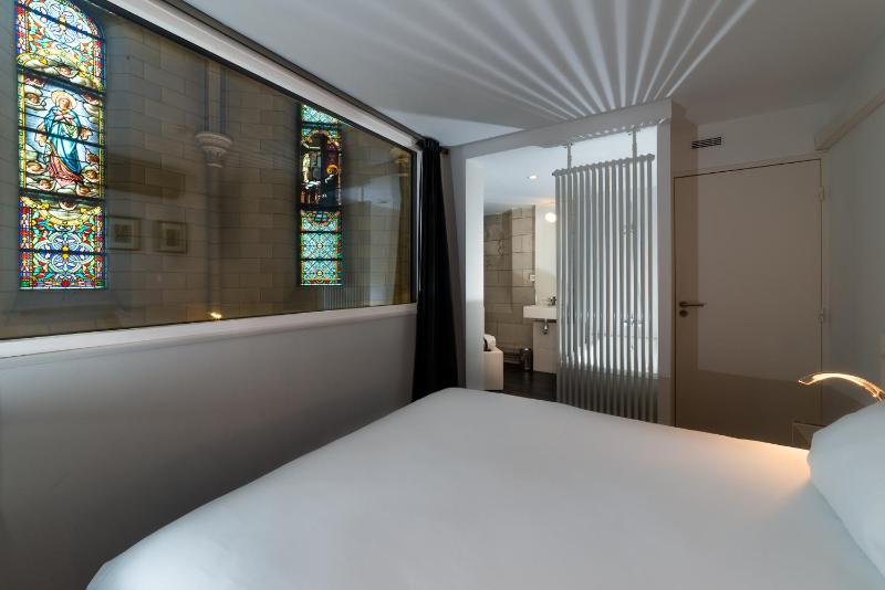 Deluxe Double Room image 2