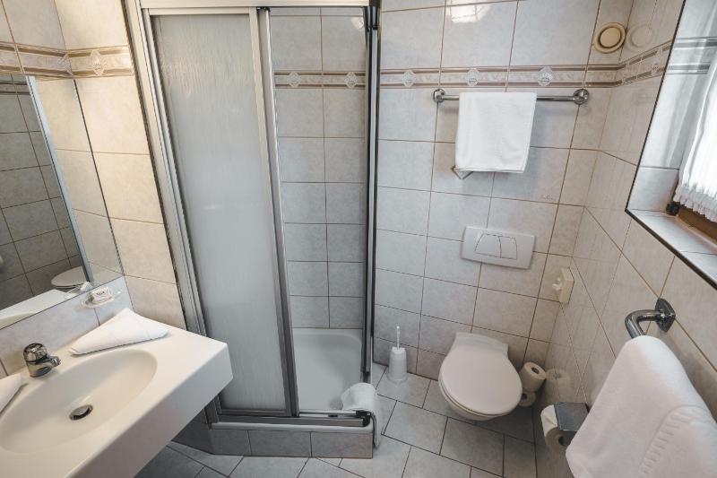 Single Room image 3