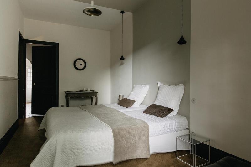 Standard Twin Room image 3